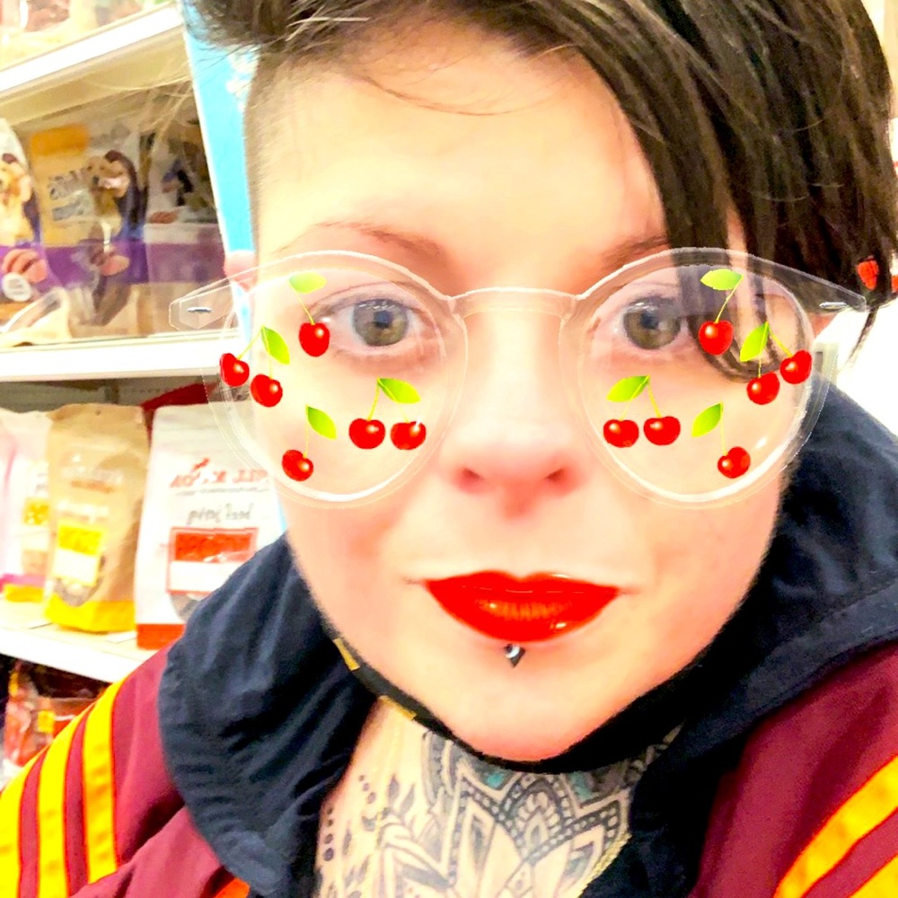 Meet your Posher, Claire